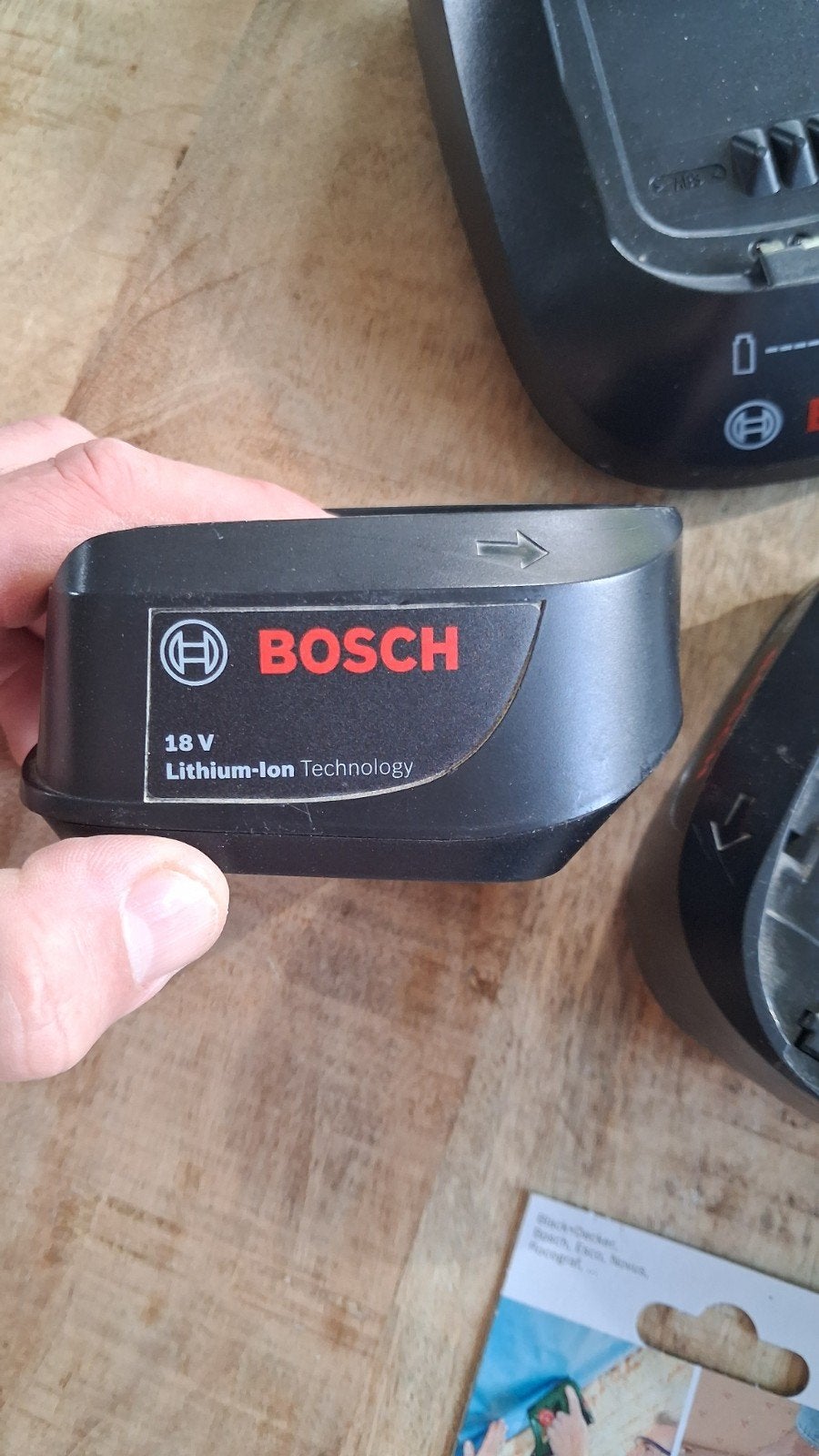 Bosch UniversalTacker 18V-14 met lader 2 accu's en nietjes, Ophalen of Verzenden, Zo goed als nieuw, Tacker/nietmachine, Bosch