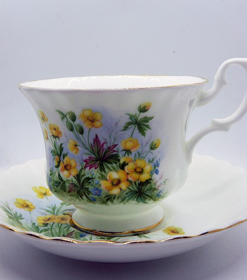 Vintage kop en schotel –Engels porselein –bloemen / goudrand, Antiek en Kunst, Ophalen of Verzenden