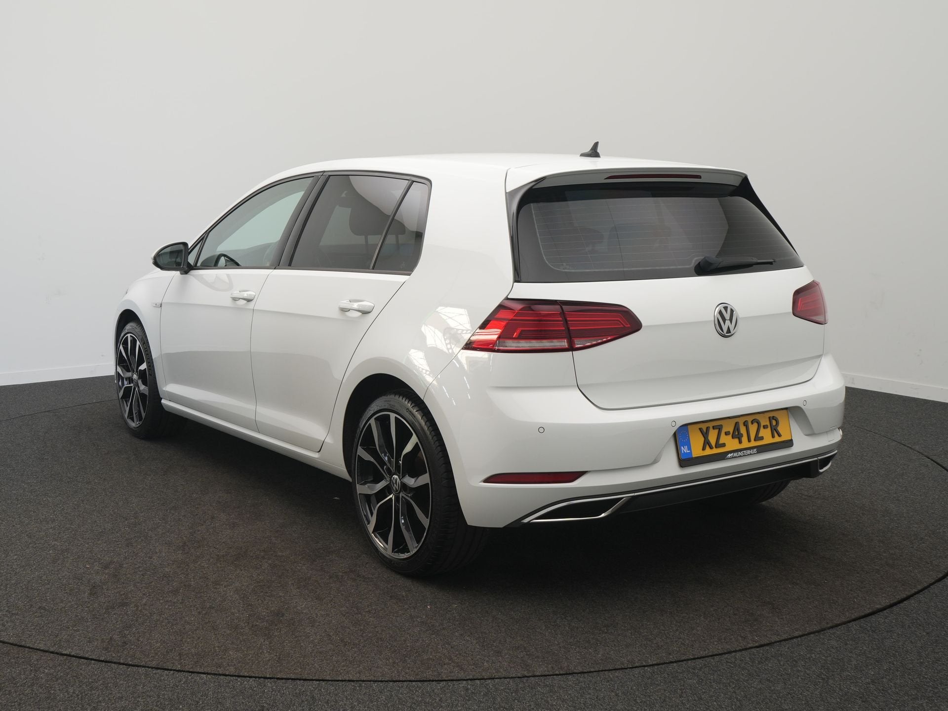 Volkswagen e-Golf e-Golf - RIJKLAARPRIJS - SOH 90% - Volledi, Auto's, 12 maanden, Gebruikt, Zwart, 35 kWh