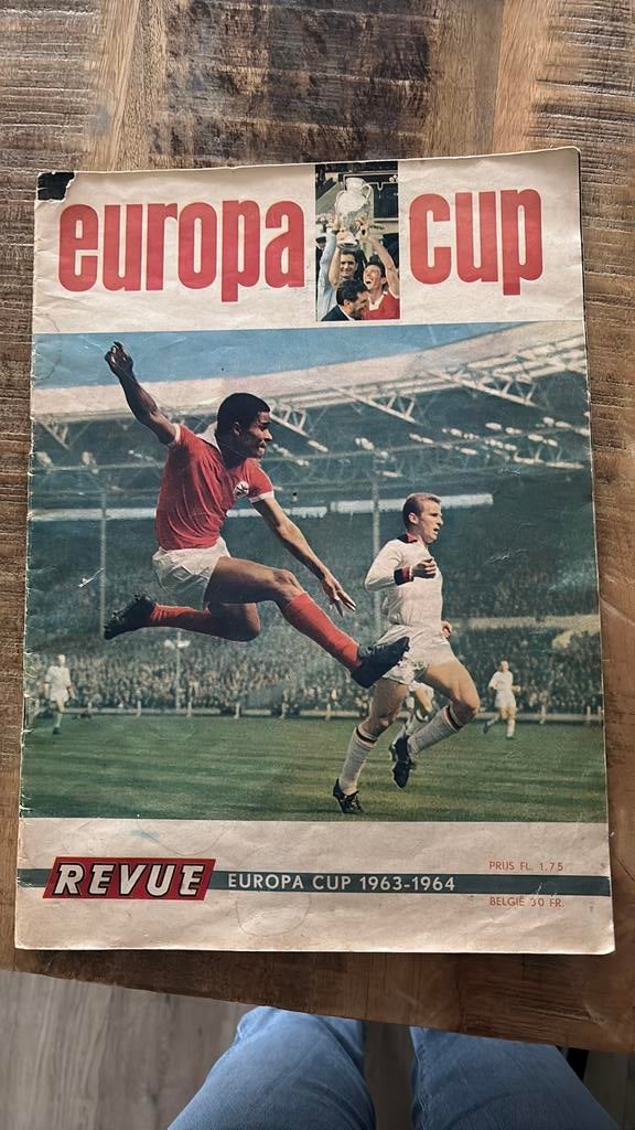 Voor de liefhebbers. Twee keer Europa Cup bladen, Ophalen of Verzenden, Gelezen, Balsport