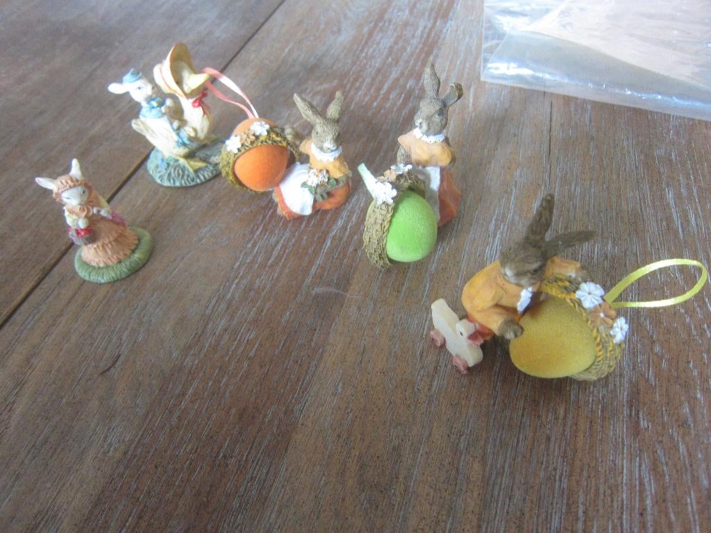 pasen Paasontbijt eierdopjes paashaas decoratie ontbijttafel, Ophalen of Verzenden, Zo goed als nieuw