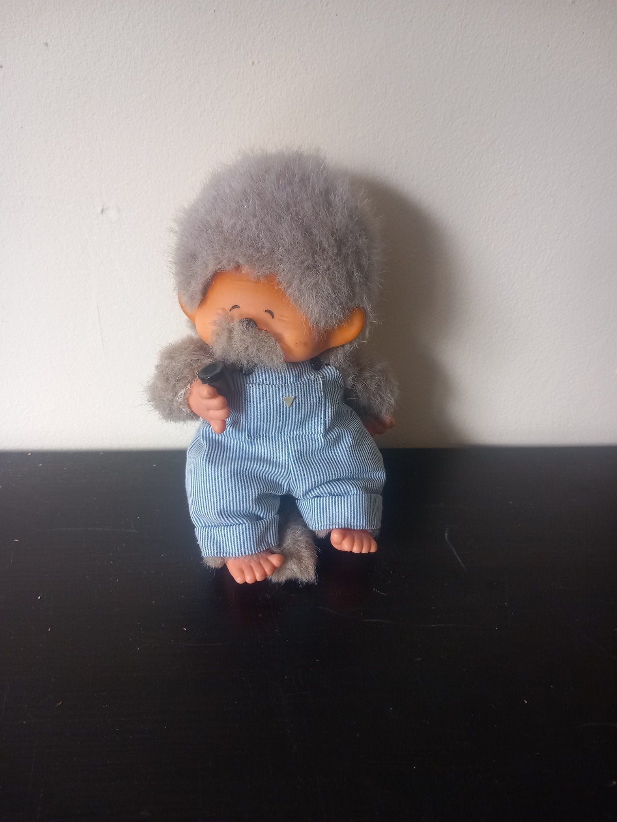 Vintage Monchhichi pop met blauw gestreepte tuinbroek, Overige merken, Overige karakters, Grijs, Ophalen of Verzenden