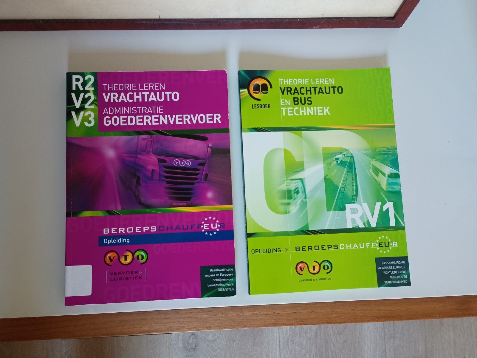 Vrachtauto theorieboeken, Boeken, Ophalen of Verzenden, Gelezen, Niet van toepassing