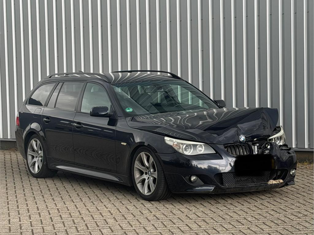 Bmw 525i e61 carbon zwart met schade 2005 in onderdelen, Auto-onderdelen, Ophalen of Verzenden, BMW