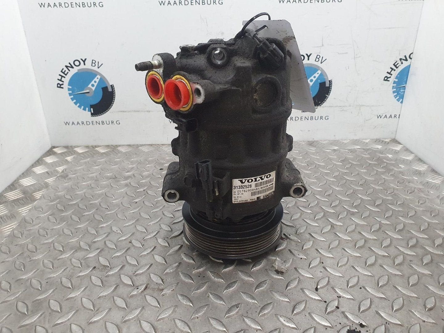 VOLVO V70 2.0 D4 Nordic+  AIRCO COMPRESSOR / AIRCOPOMP 36010, Ophalen of Verzenden, Gebruikt, ARN erkend