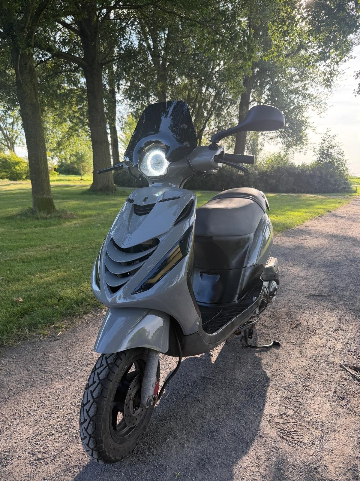 Foto 4 van Piaggio zip 4 takt 2012