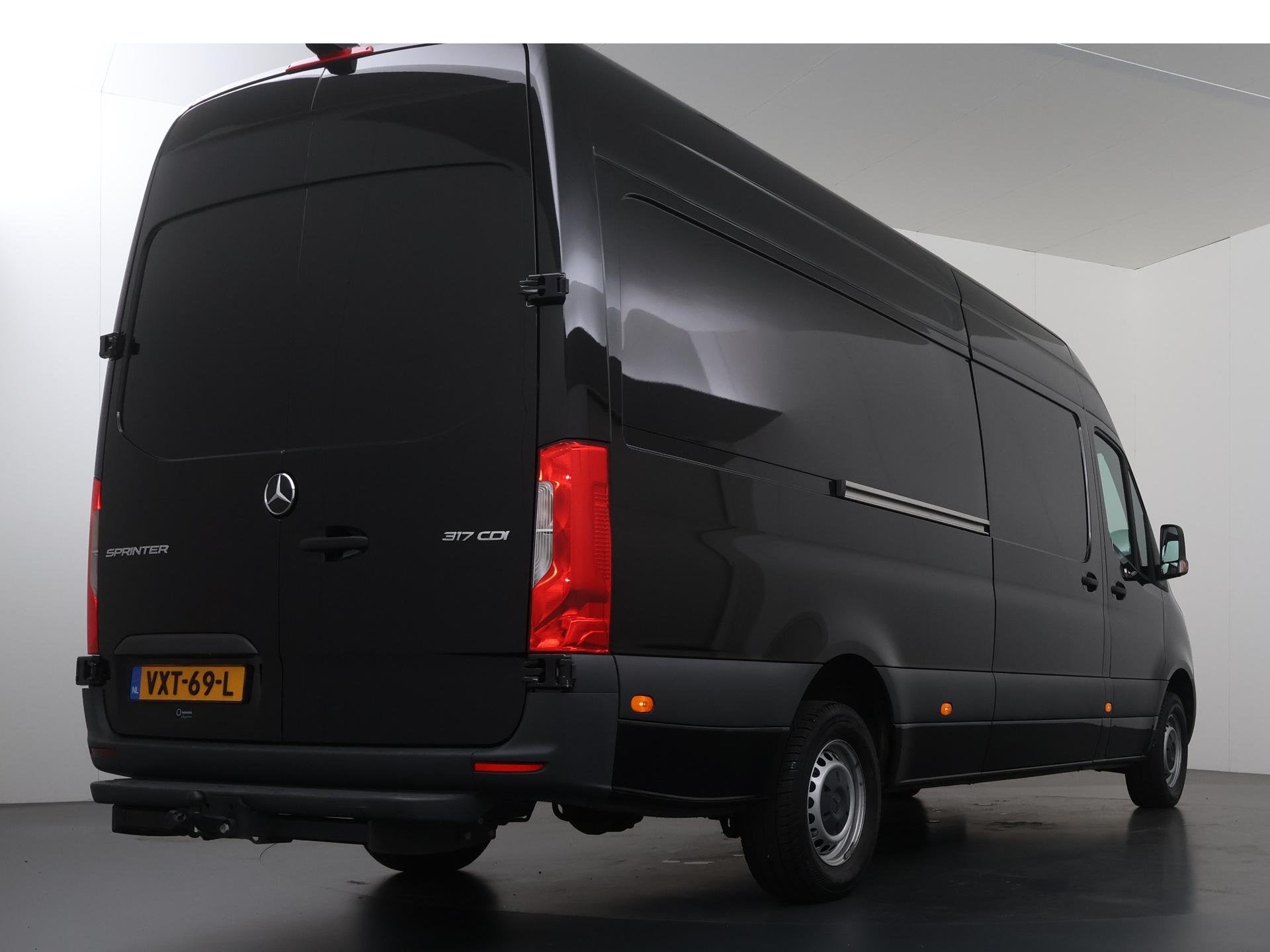 Mercedes-Benz Sprinter 317 CDI | L3 H2 | Achteruitrijcamera, Gebruikt, 4 cilinders, 2000 kg, Zwart