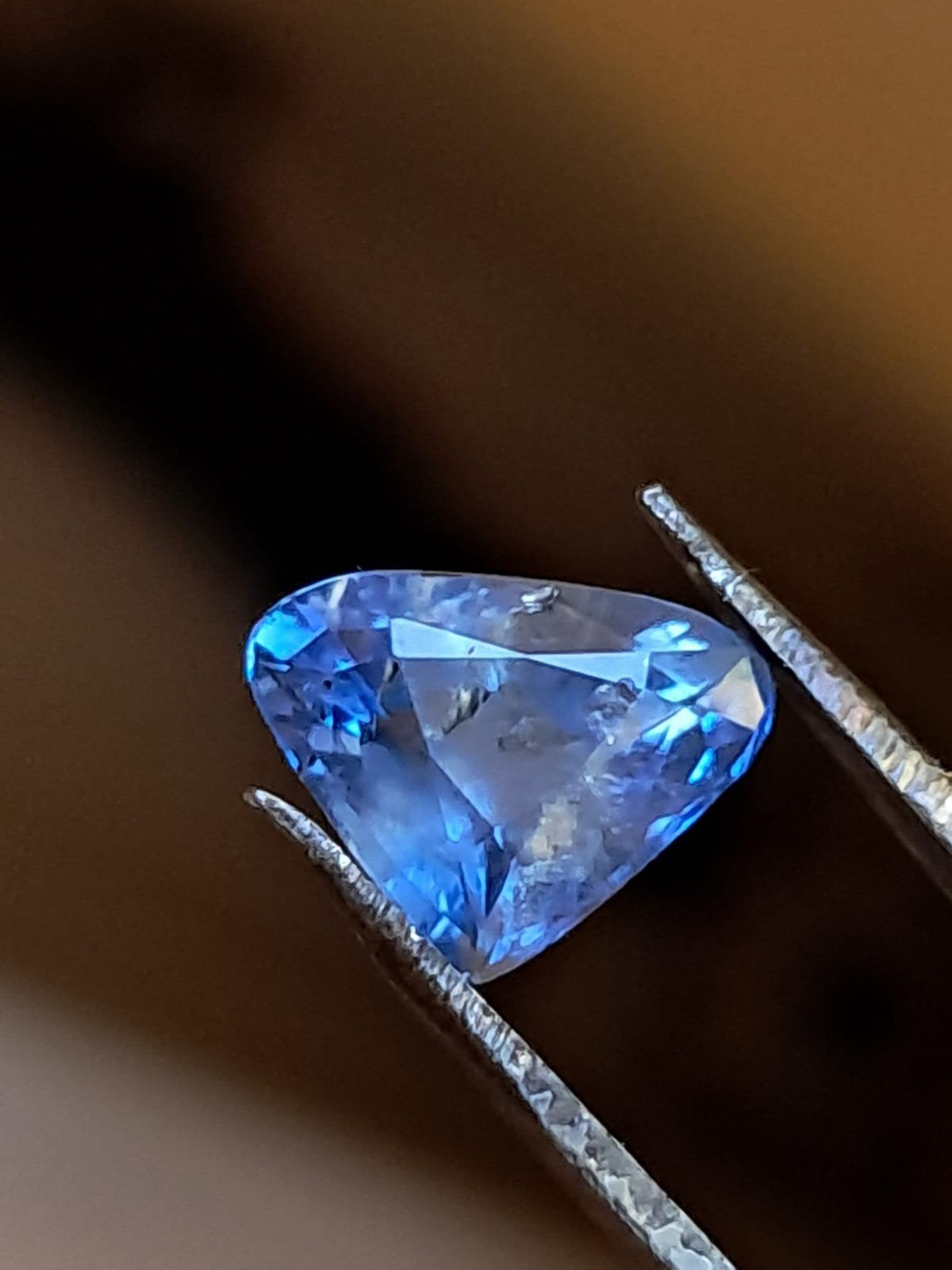 Cornflower saffier edelsteen - Sri Lanka 1.70crt, Sieraden, Tassen en Uiterlijk, Edelstenen, Ophalen of Verzenden, Nieuw