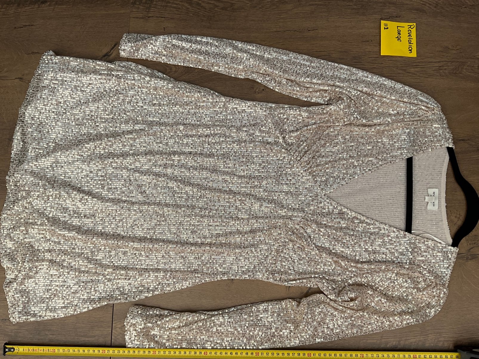 Nieuwe dames jurk goudkleurig maat Large Revelation, Kleding | Dames, Ophalen, Nieuw, Maat 42/44 (L), Goud