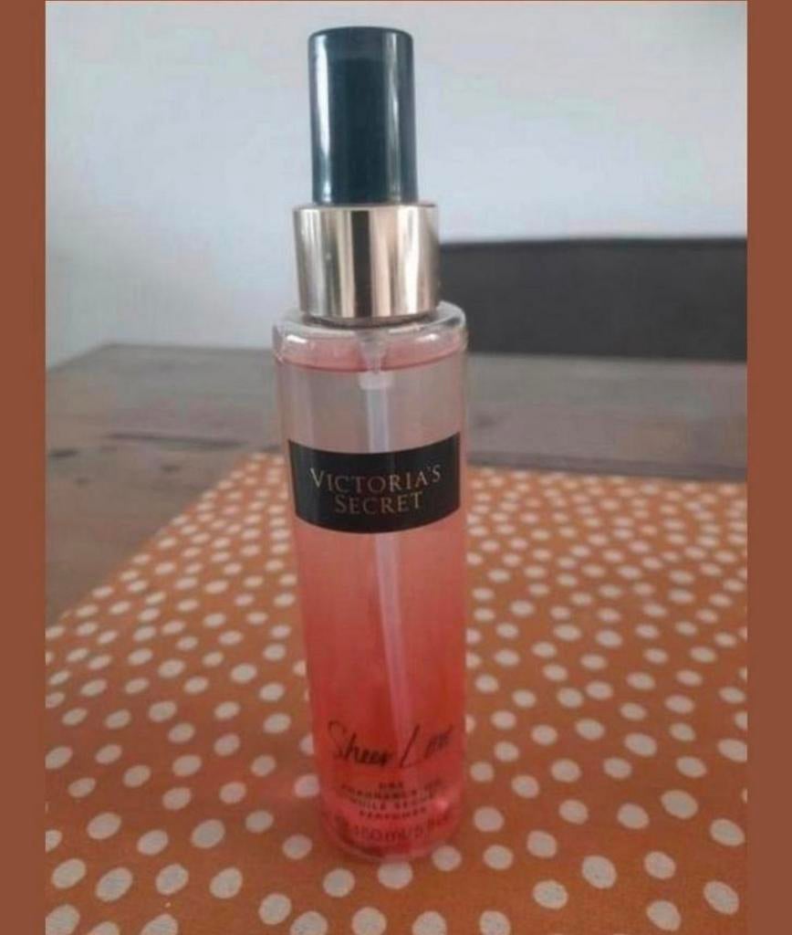 Victoria Secret body-oil  Sheet Love, Sieraden, Tassen en Uiterlijk, Uiterlijk | Gezichtsverzorging, Zo goed als nieuw, Ophalen of Verzenden