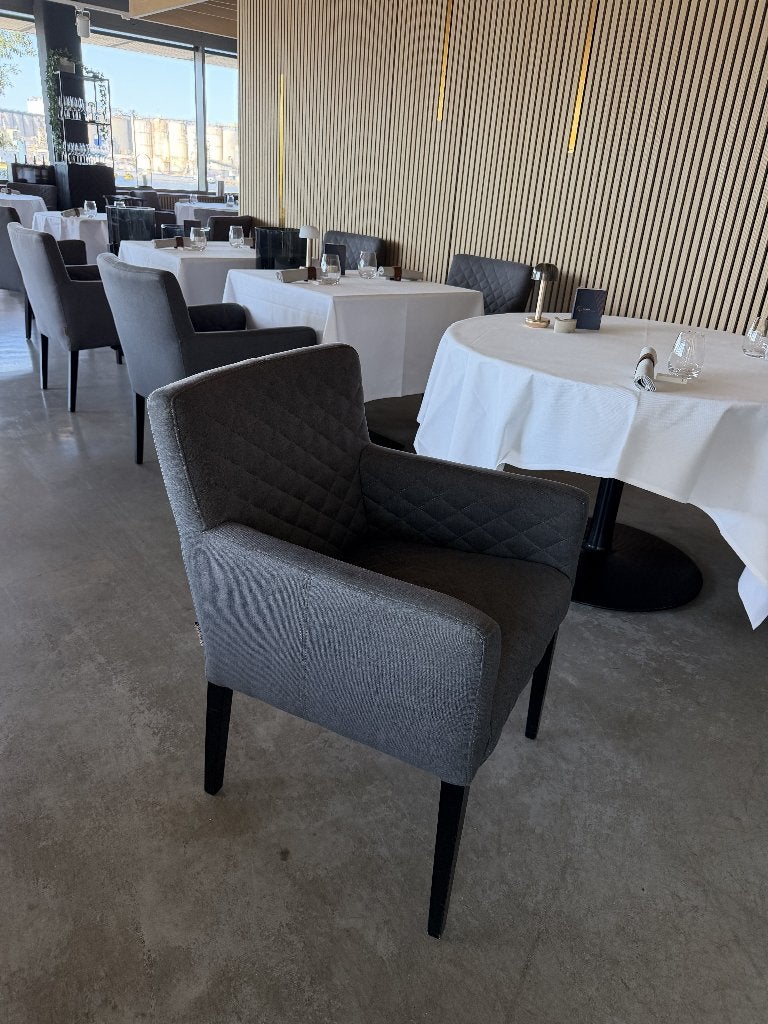 GRATIS, gebruikte eetkamerstoelen van dutchbone, Huis en Inrichting, Ophalen, Gebruikt, Kuipstoel met armleuning, Stof