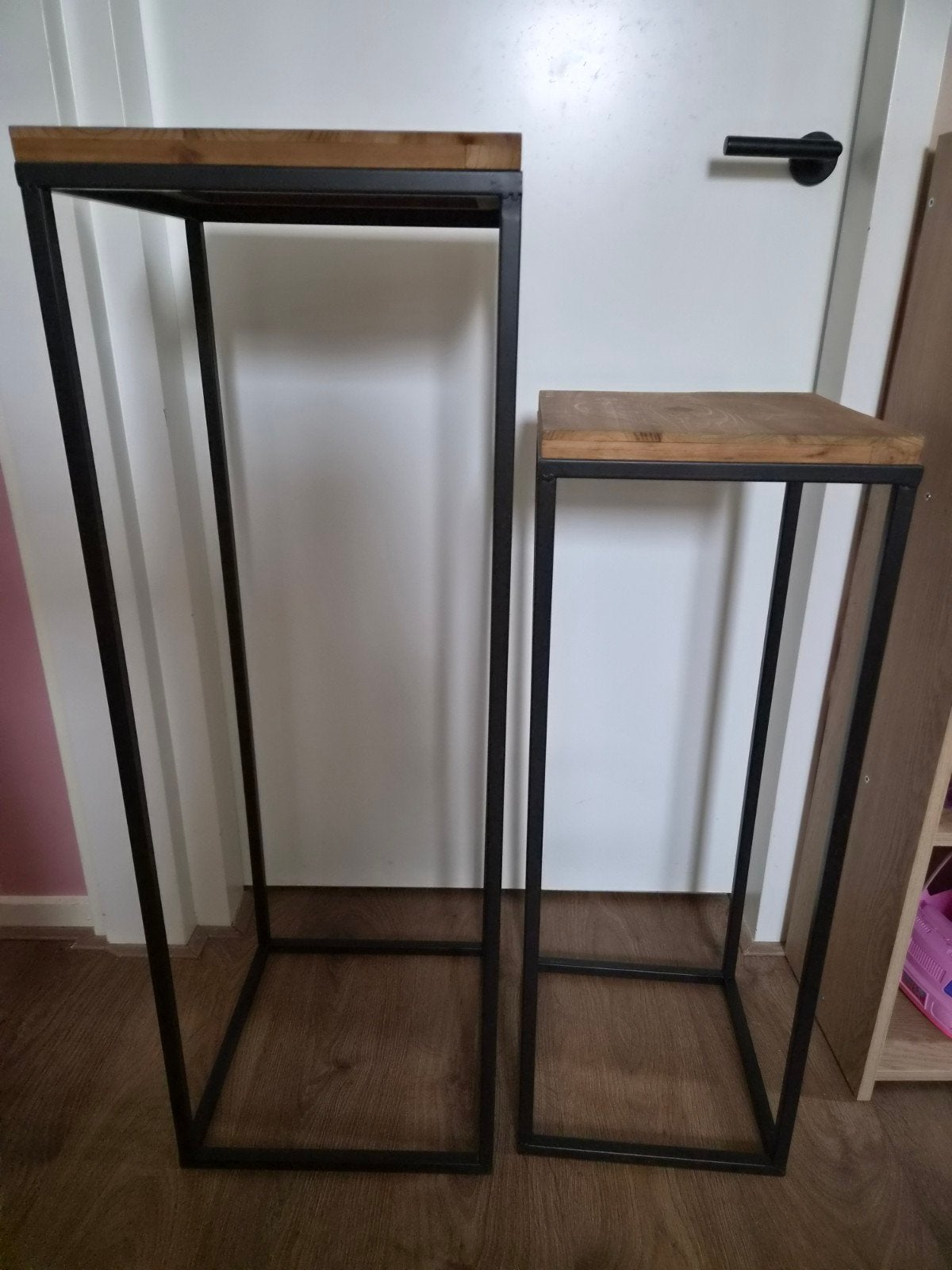 Zuilen zwart frame en hout blad, Ophalen, Zo goed als nieuw