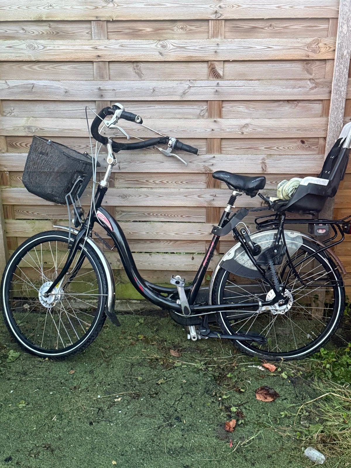 Trendy Amazone damesfiets met kinderzitje en mand, Fietsen en Brommers, Fietsen | Dames | Damesfietsen, Velgrem, Ophalen, Overige merken