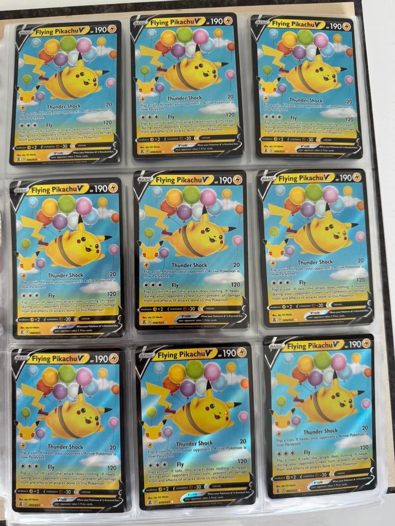 Flying Pikachu V 006 Pokemon 25th Celebrations, Ophalen of Verzenden, Zo goed als nieuw