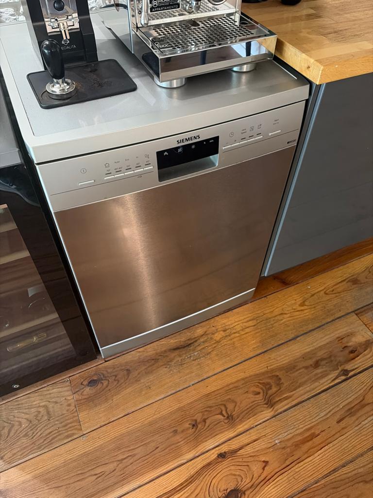 Vaatwasser vrijstaand Siemens iQ300, Witgoed en Apparatuur, Vaatwasmachines, Ophalen, Gebruikt, Minder dan 10 liter, 85 tot 90 cm