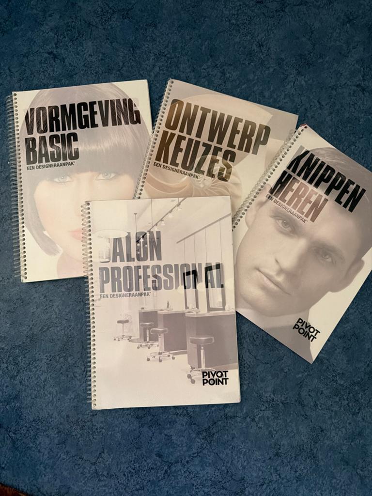 Pivot Point Kappersboeken: Vormgeving, Ontwerp, Knippen, Ophalen, Gelezen, MBO