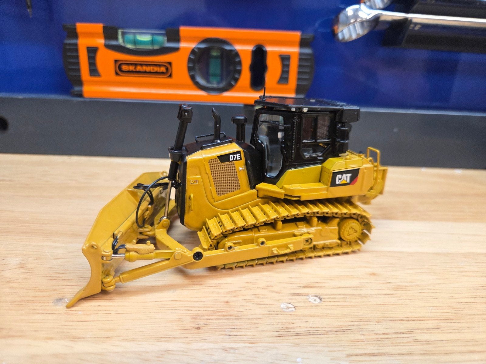 Caterpillar Cat D7E Bulldozer Diecast Masters 1:50, Hobby en Vrije tijd, Modelauto's | 1:50, Ophalen of Verzenden, Nieuw, Hijskraan, Tractor of Landbouw