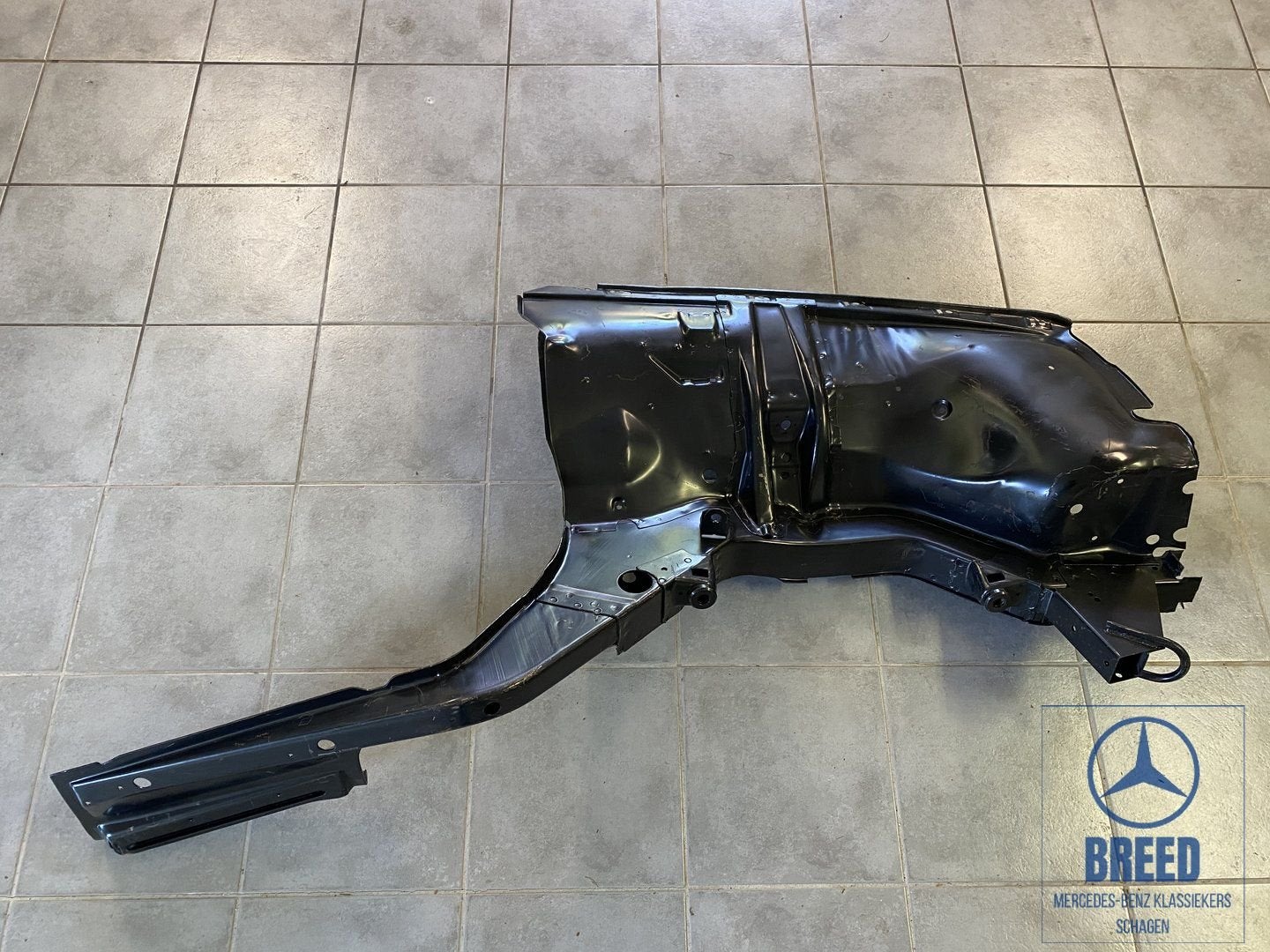 NOS wielkast rechts compleet voor Mercedes-Benz W114 W115 /8, Auto-onderdelen, Ophalen, -, Nieuw, Bumper