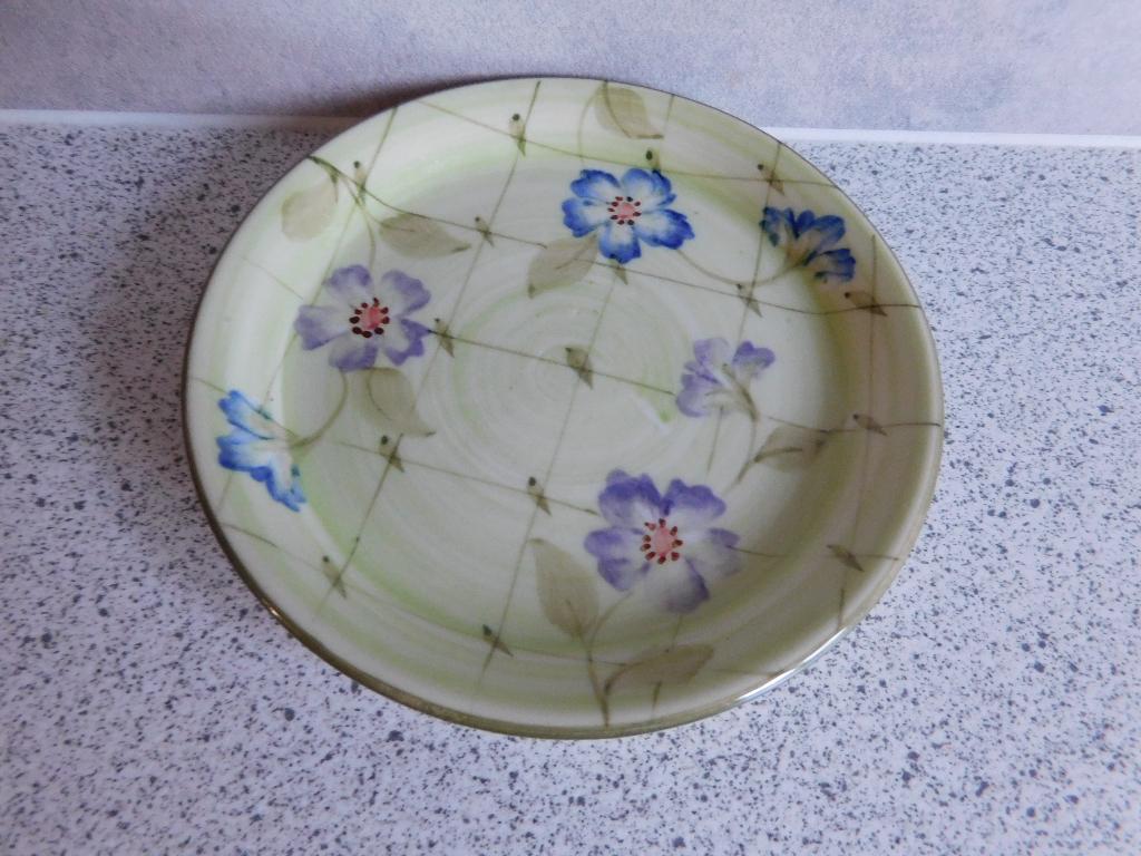 Bord 11 cm. Vergeet me niet Vic's Handpainted, Ophalen of Verzenden, Zo goed als nieuw, Bord(en), Overige stijlen