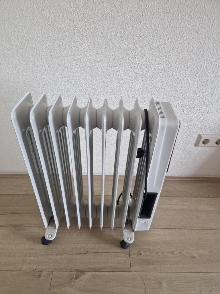 Verrijdbare elektrische oliegevulde radiator - Goede staat, Ophalen, Gebruikt, 800 watt of meer, Radiator