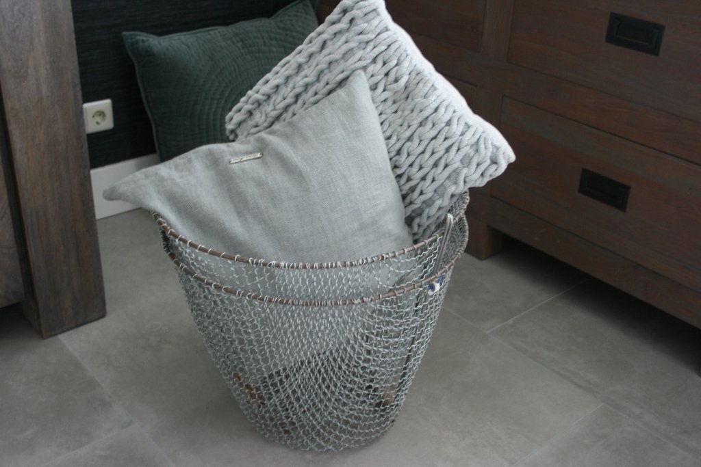 Nog nieuwe sobere stoere draadmand / mand met houten hengsel, Ophalen, Zo goed als nieuw, Rond, Overige materialen