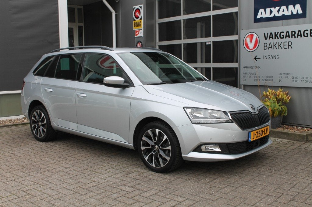 Skoda FABIA 1.0 TSI Business Edition ADAPTIVE CRUISE NAVI TR, Auto's, Voorwielaandrijving, Parkeersensor, Gebruikt, 95 pk