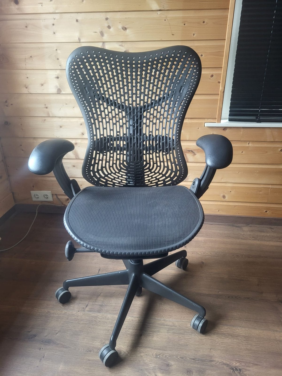 Herman miller bureaustoel mirra, Huis en Inrichting, Ophalen, Zo goed als nieuw, Zwart