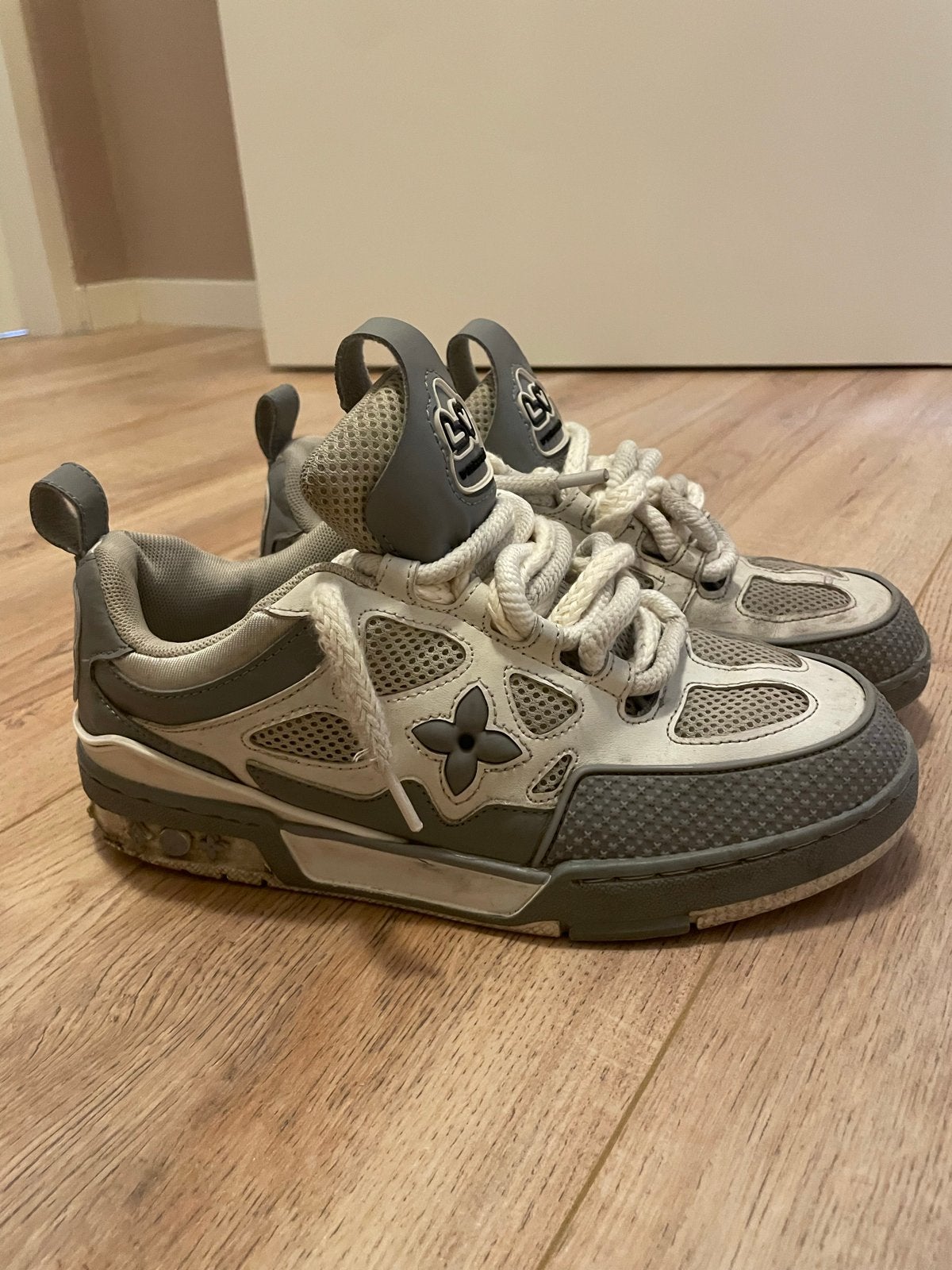 Lv skates, Ophalen of Verzenden, Gedragen, Overige kleuren, Sneakers of Gympen