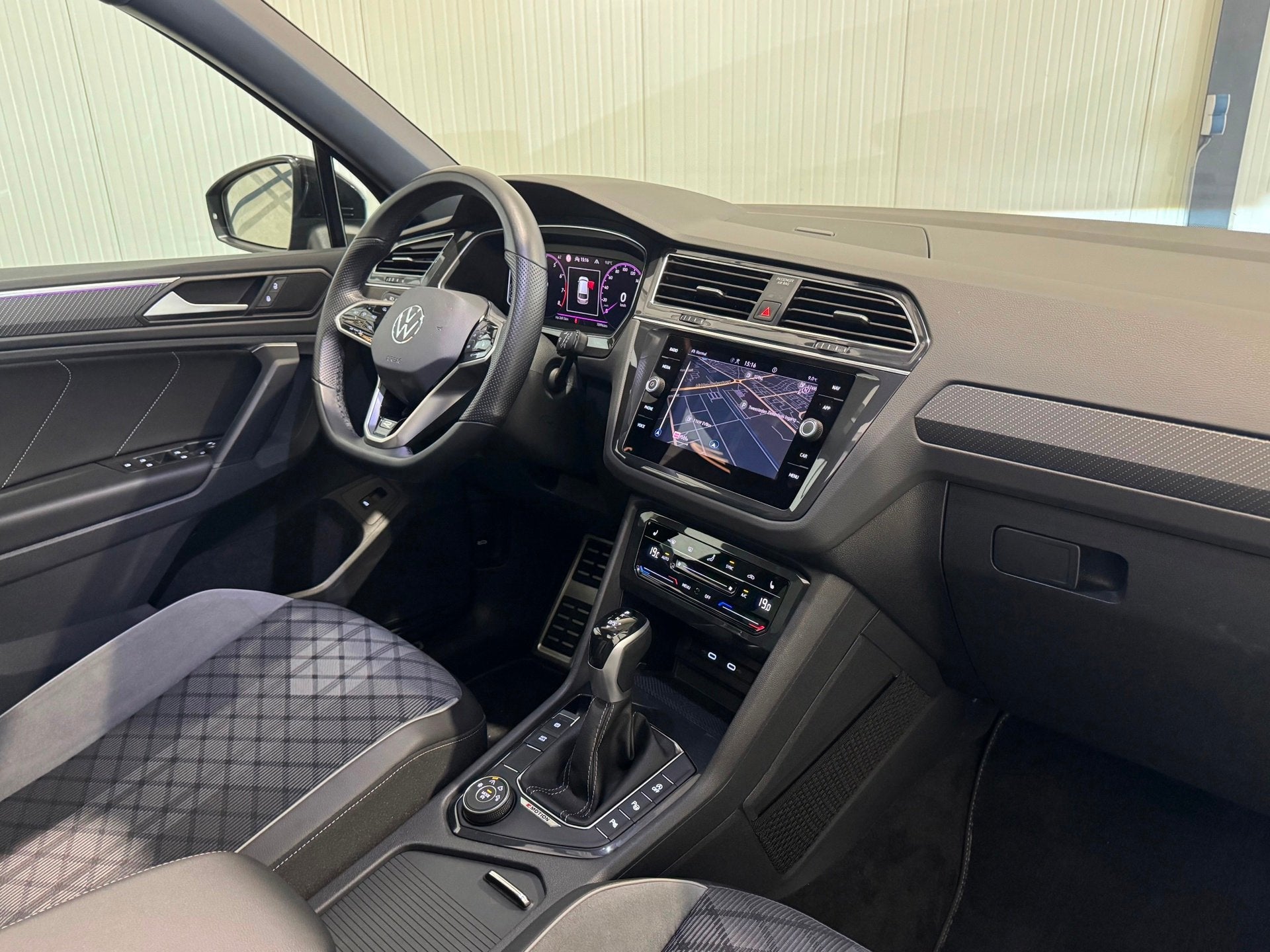 Volkswagen Tiguan 2.0 TSI 4Motion 3x R-Line Black Edition 19, Auto's, Volkswagen, Gebruikt, Zwart, 1984 cc, Zwart