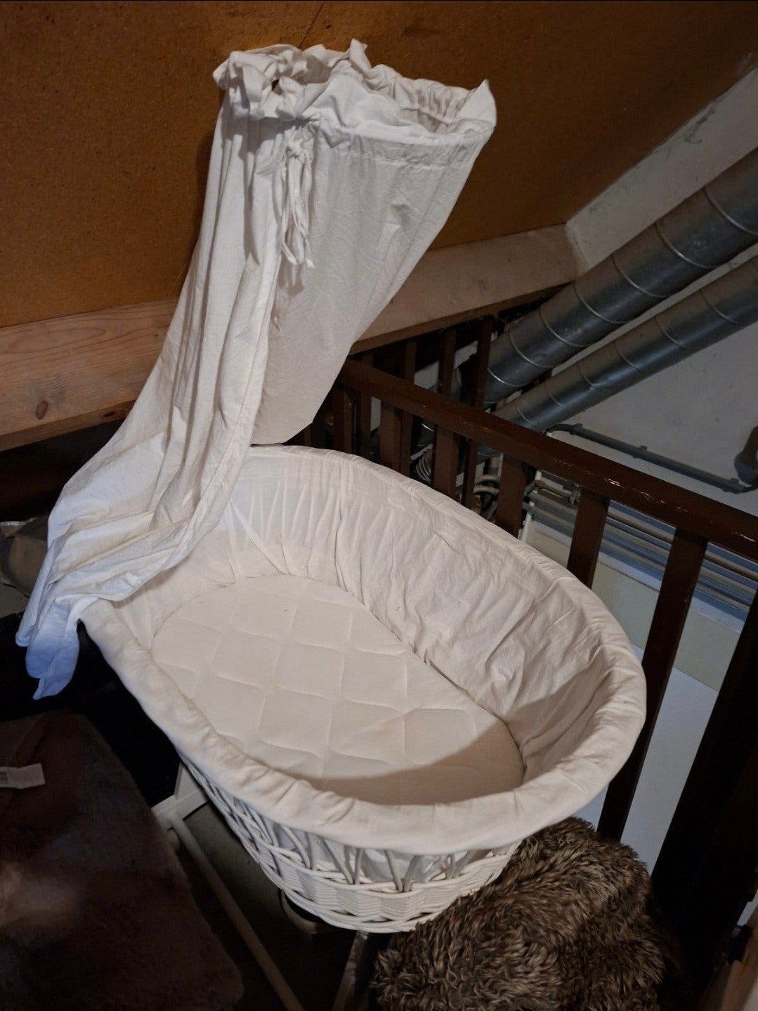 Complete Mamaloes Wieg - Wit riet met matras en bekleding, Ophalen, Gebruikt, Wieg