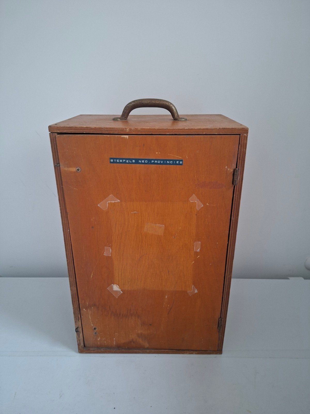 Vintage stempelkast met stempels van de provincies, Ophalen, Aardrijkskunde