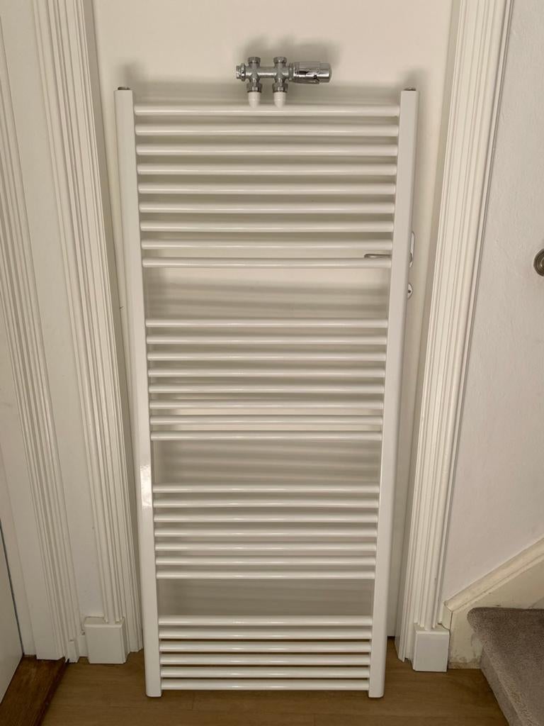 Handdoekradiator 140x60, Doe-het-zelf en Verbouw, Verwarming en Radiatoren, Ophalen, Radiator, Minder dan 60 cm, Zo goed als nieuw