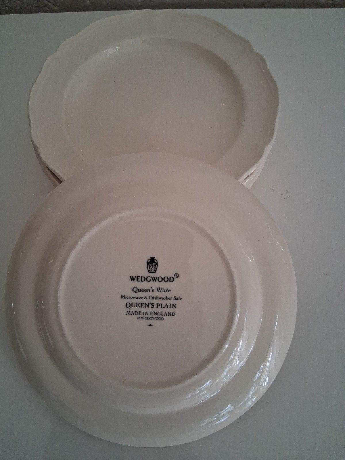 Wedgwood Queens Plain 6 Gebaksbordjes 16 cm, Huis en Inrichting, Ophalen of Verzenden, Zo goed als nieuw, Porselein, Bord(en)
