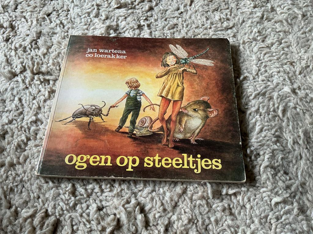 Ogen op steeltjes - Jan Wartena & Co Loerakker opbr giro 555, Boeken, Ophalen of Verzenden, Gelezen, Fictie algemeen