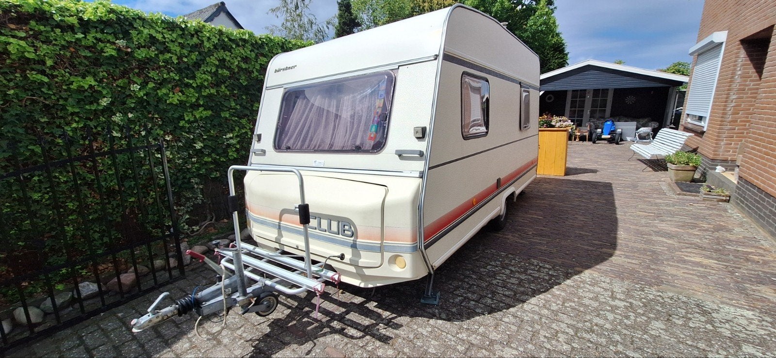 Burstner Club 390 + voortent, luifel en erker, Caravans en Kamperen, Caravans, Standaardzit, Particulier, Bürstner, 500 - 750 kg