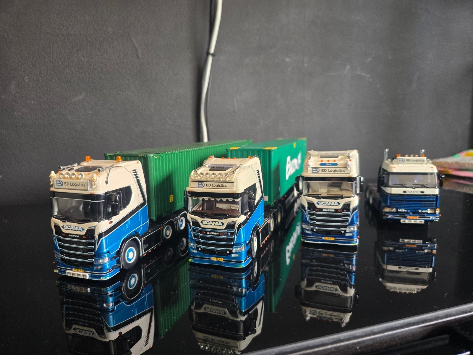 set bd logistics, Hobby en Vrije tijd, Modelauto's | 1:50, Ophalen of Verzenden, Zo goed als nieuw, Bus of Vrachtwagen, Wsi
