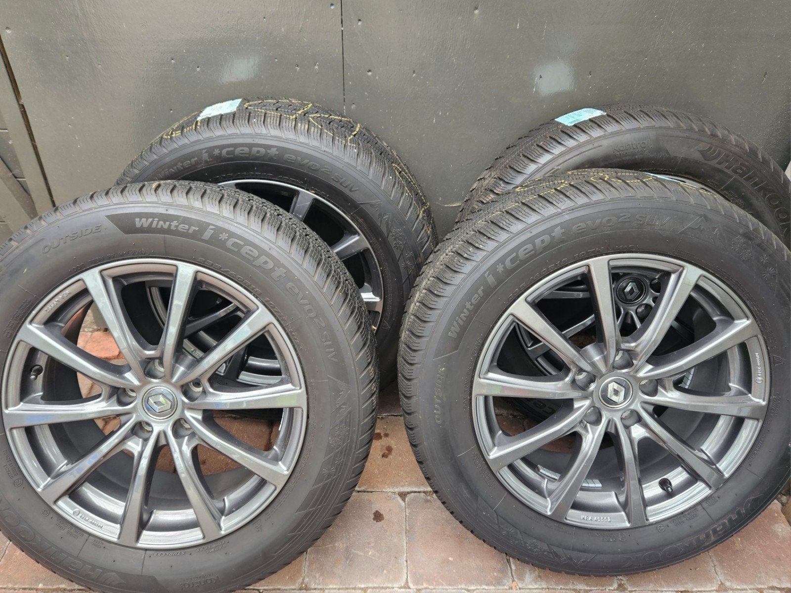 Hankook Winter i*Cept evo2 SUV 235/60R18 107H winterbanden, Ophalen