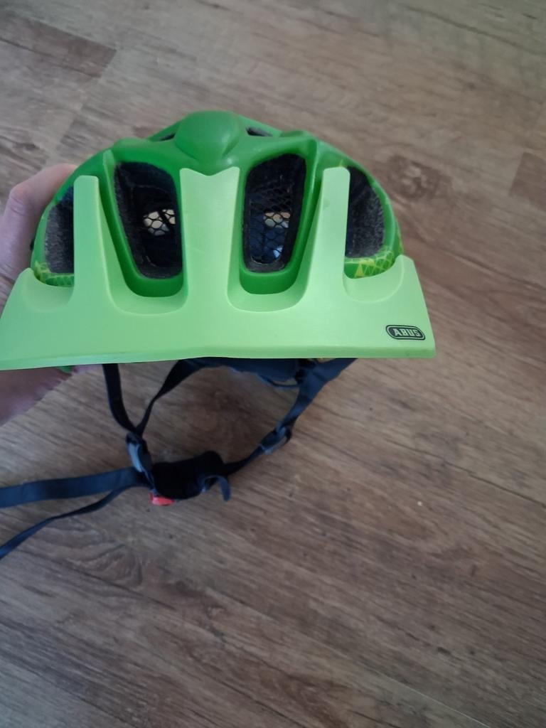 Abus Fietshelm Kinderen Groen 53-58cm met LED-lampje, Ophalen, Gebruikt