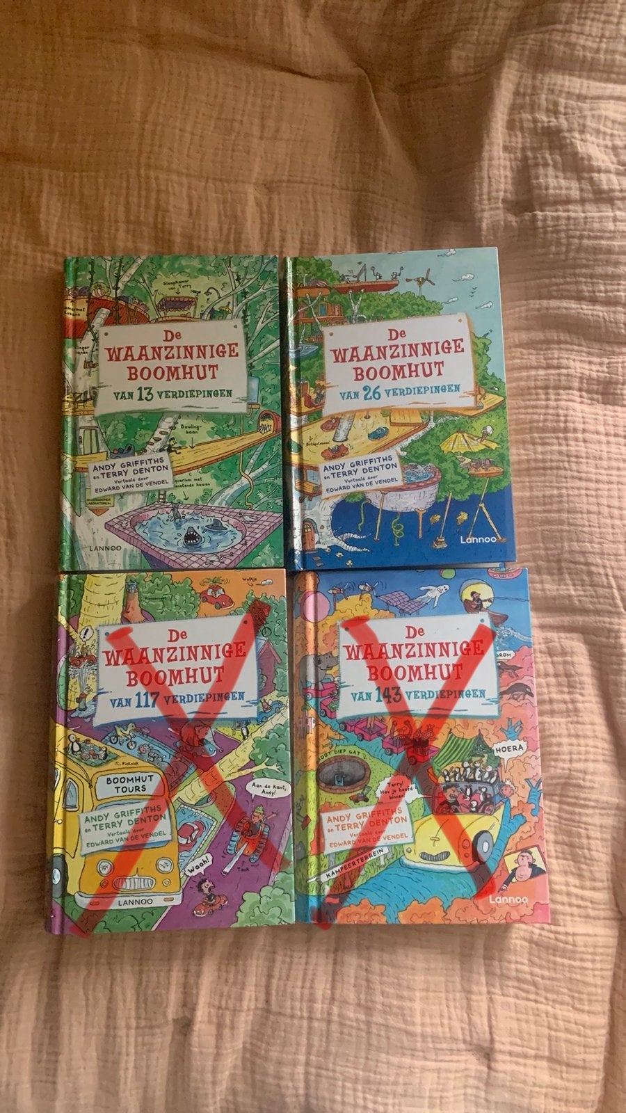 2 boeken de waanzinnige boomhut., Boeken, Ophalen of Verzenden, Zo goed als nieuw