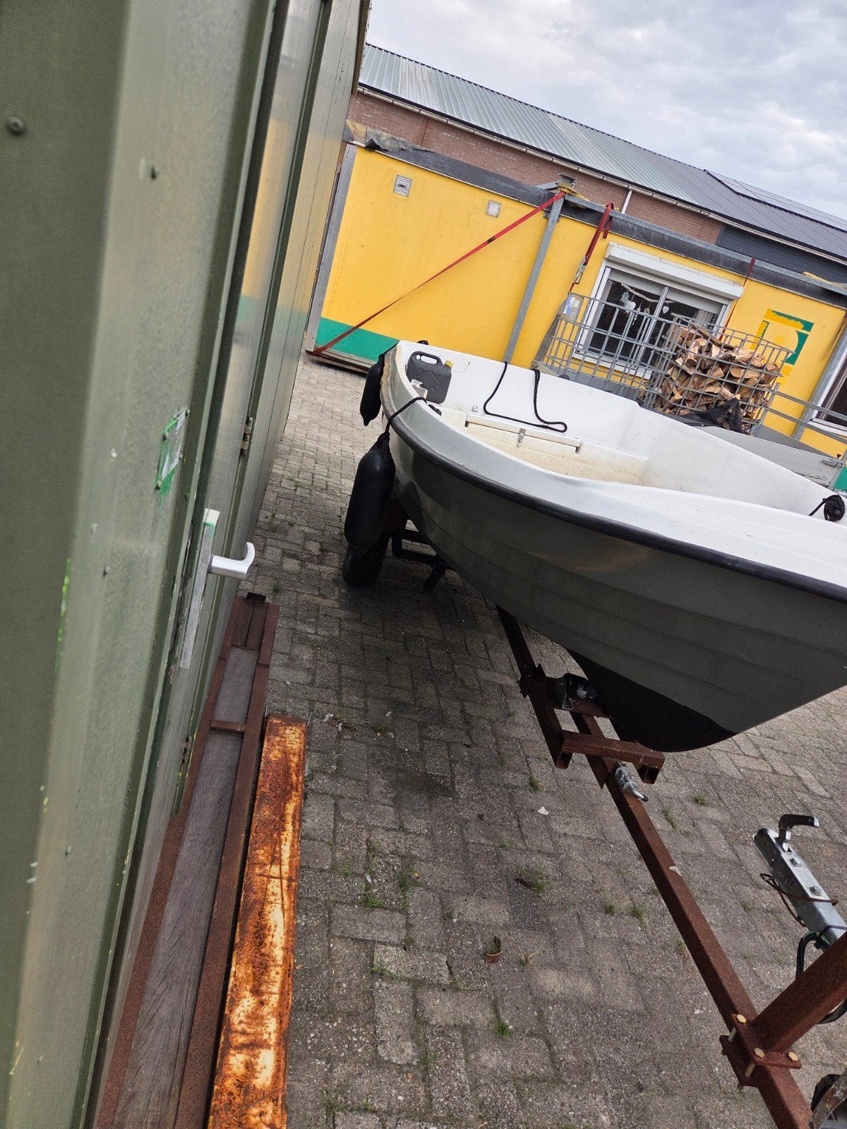 Robuuste polyester visboot/bijboot met trailer, Watersport en Boten, Roeiboten, Ophalen, Gebruikt, Met trailer, Visboot