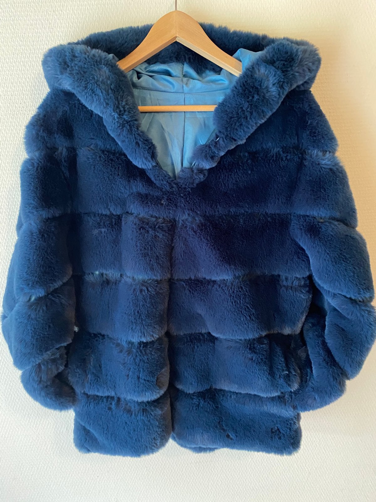 Als nieuw teddy bont jasje. Maat L/XL. Blauw, Ophalen of Verzenden, Zo goed als nieuw, Maat 42/44 (L), Blauw