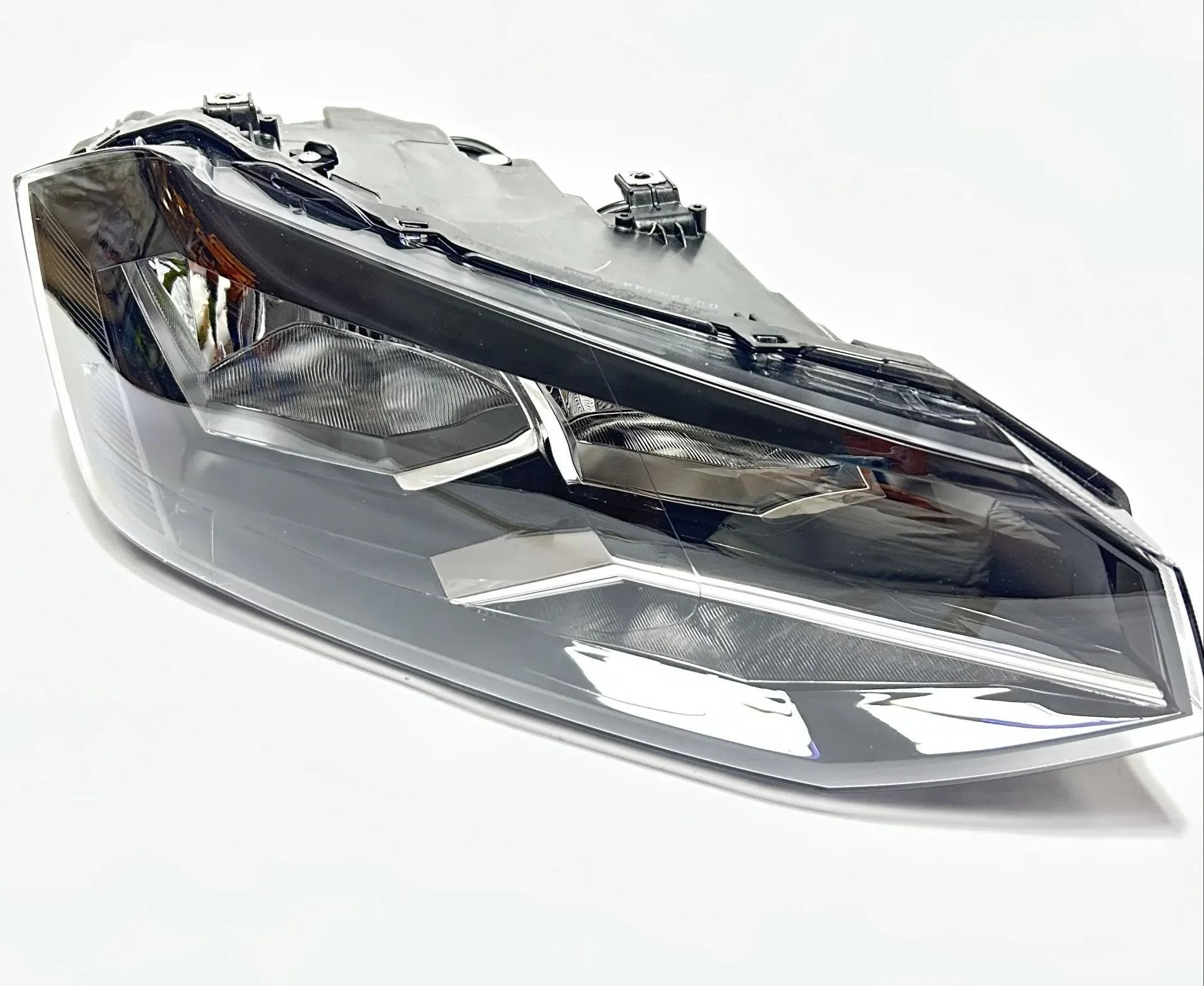 volkswagern polo 2g koplamp Rechts 2G1941006