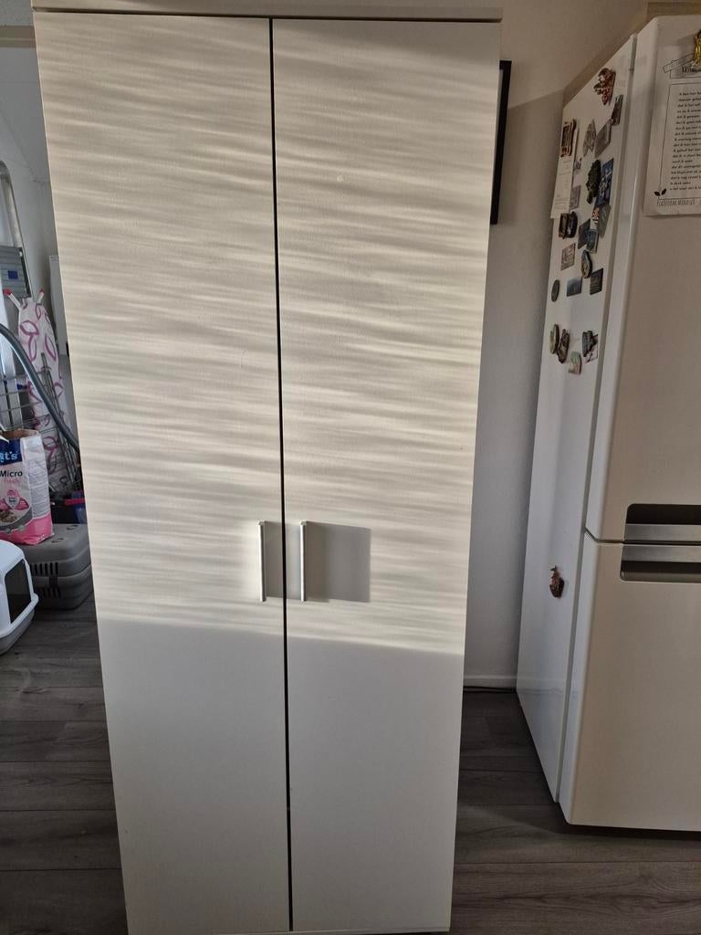 Witte kast met planken (achterwand kapot), Ophalen, Gebruikt
