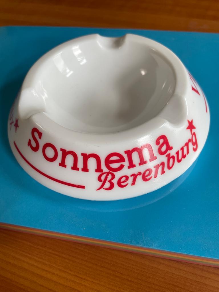 Asbak Sonnema Berenburg, Vlekje, Plantiac - Reclame, Verzamelen, Ophalen of Verzenden, Zo goed als nieuw, Gebruiksvoorwerp