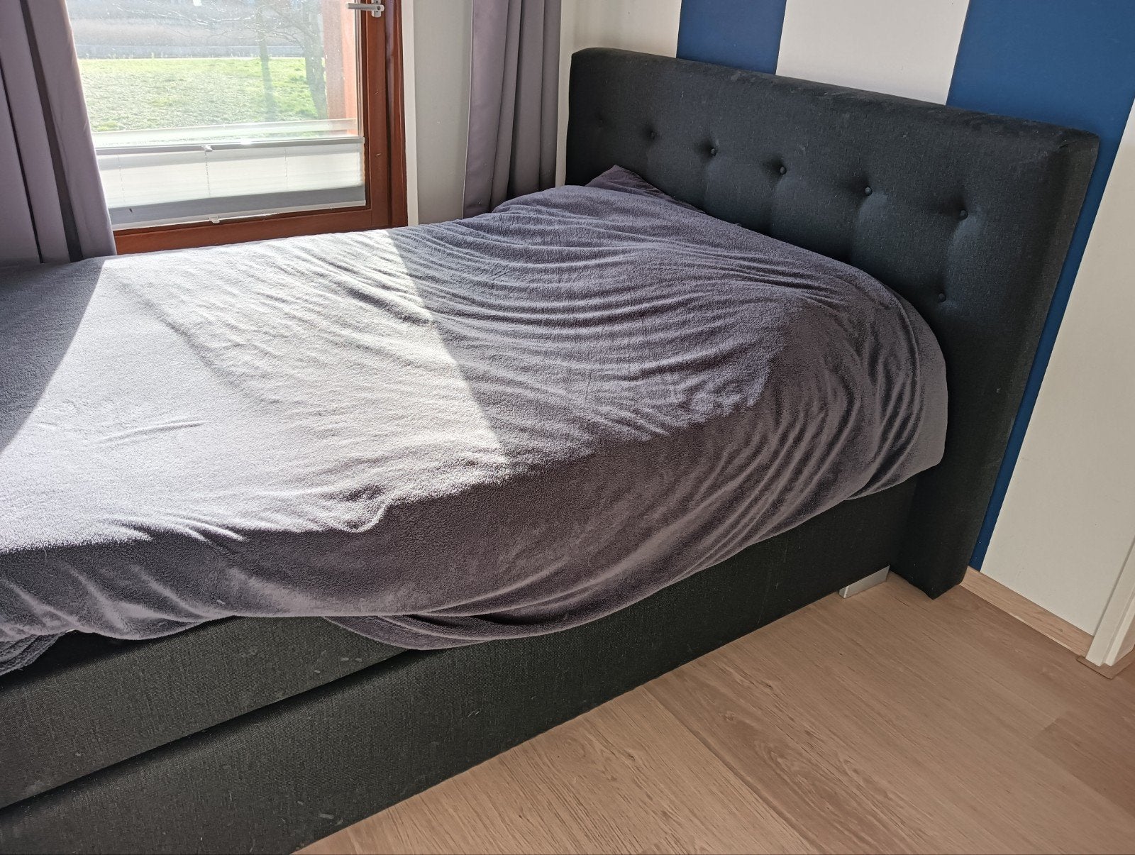 Comfortabel eenpersoons boxspring bed - Zo goed als nieuw, Huis en Inrichting, Tweepersoons, Zo goed als nieuw, Modern, comfortabel