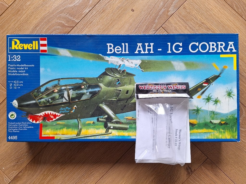 1:32 1/32 Revell Bell AH-1G Cobra + Werner’s Wings Canopy, Ophalen of Verzenden, Zo goed als nieuw, Groter dan 1:72, Revell