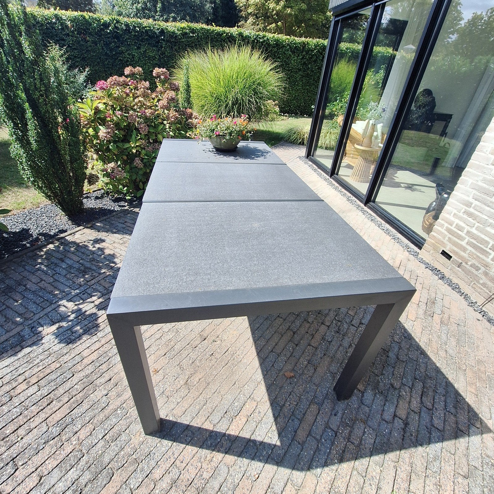 Moderne tuintafel - Grijs, Ophalen, Zo goed als nieuw, Rechthoekig, Metaal