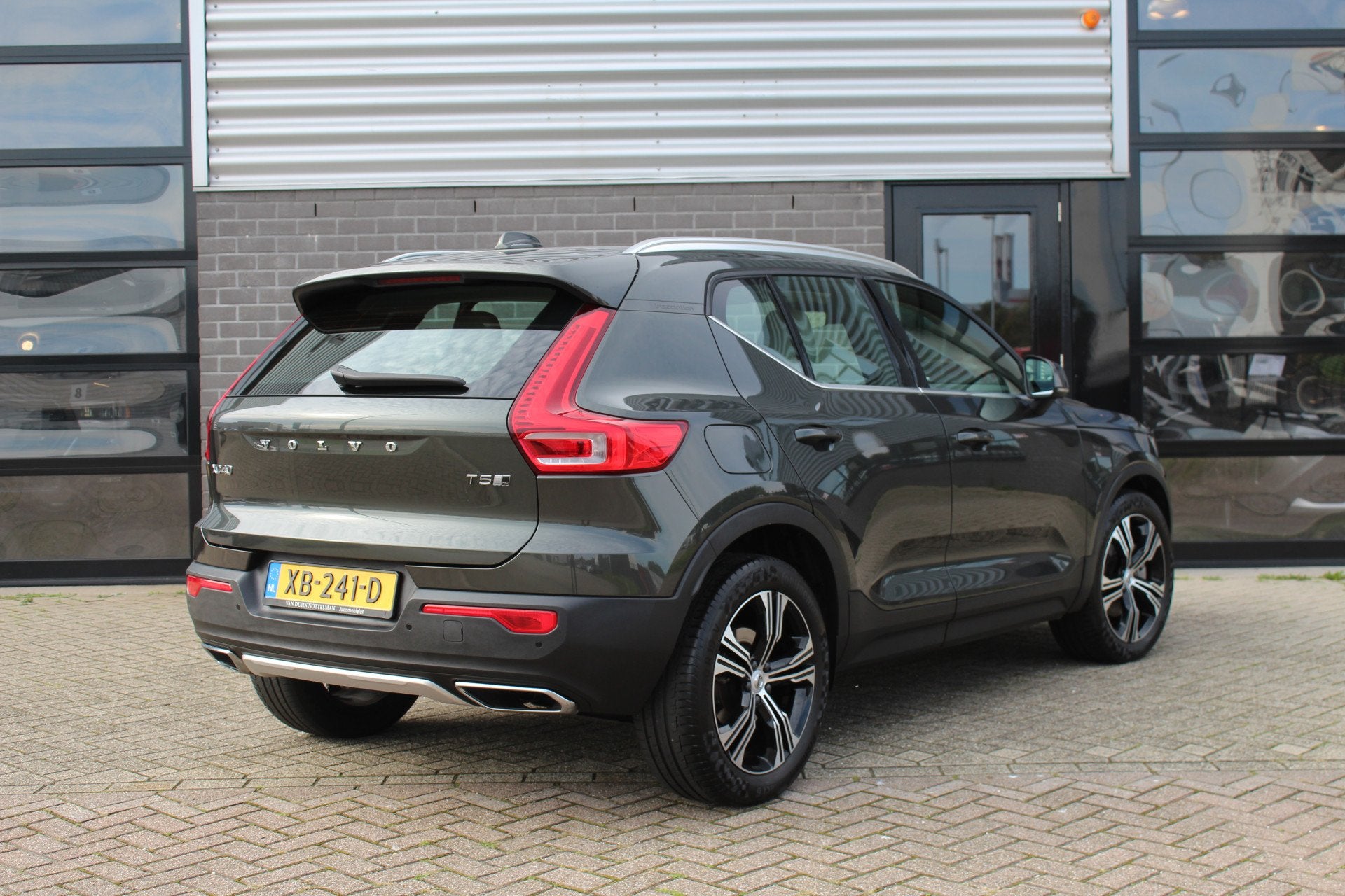 Volvo XC40 2.0 T5 AWD Inscription / Camera / LED / 248PK / N, Automaat, Dealer onderhouden, Gebruikt, 4 cilinders