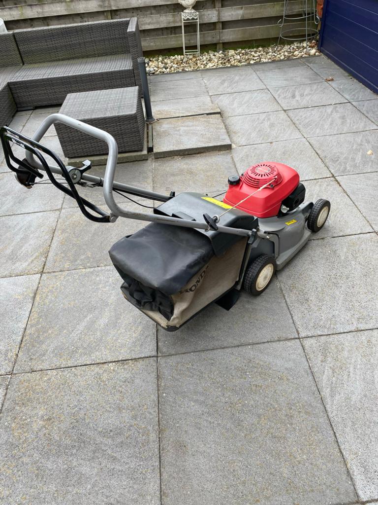 Honda HRB425C Benzine Grasmaaier - Goede Staat, Tuin en Terras, Grasmaaiers, Ophalen, Cirkelmaaier, Zo goed als nieuw, 40 t/m 49 cm