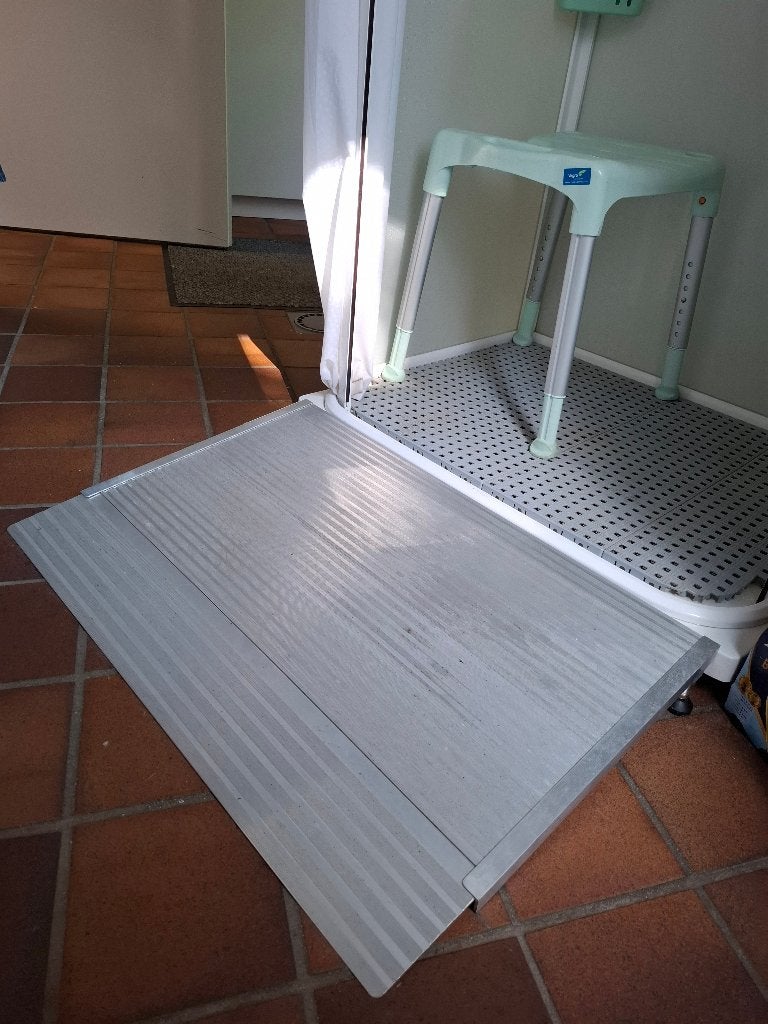Drempelhelling verstelbare hoogte 1080 x 590 mm, Ophalen, Zo goed als nieuw